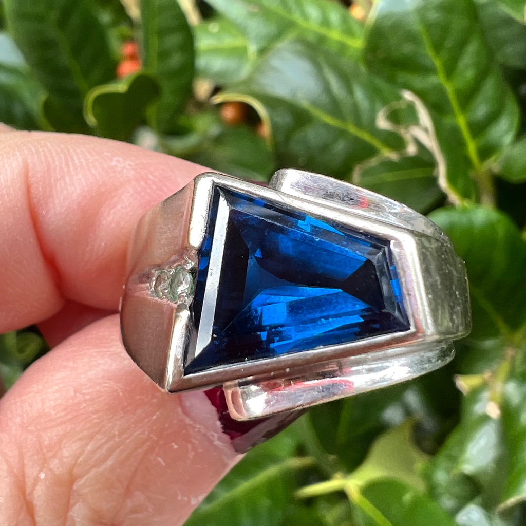 Vintage 10k Gold Filled Unique Cut Synthetic Blue Spinel Designer Ring Unisex